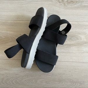 Keen Elle Platform Sandals